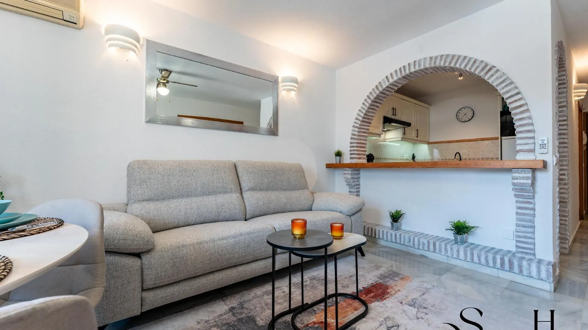 Poolside 2 Bedroom Retreat Benalmádena