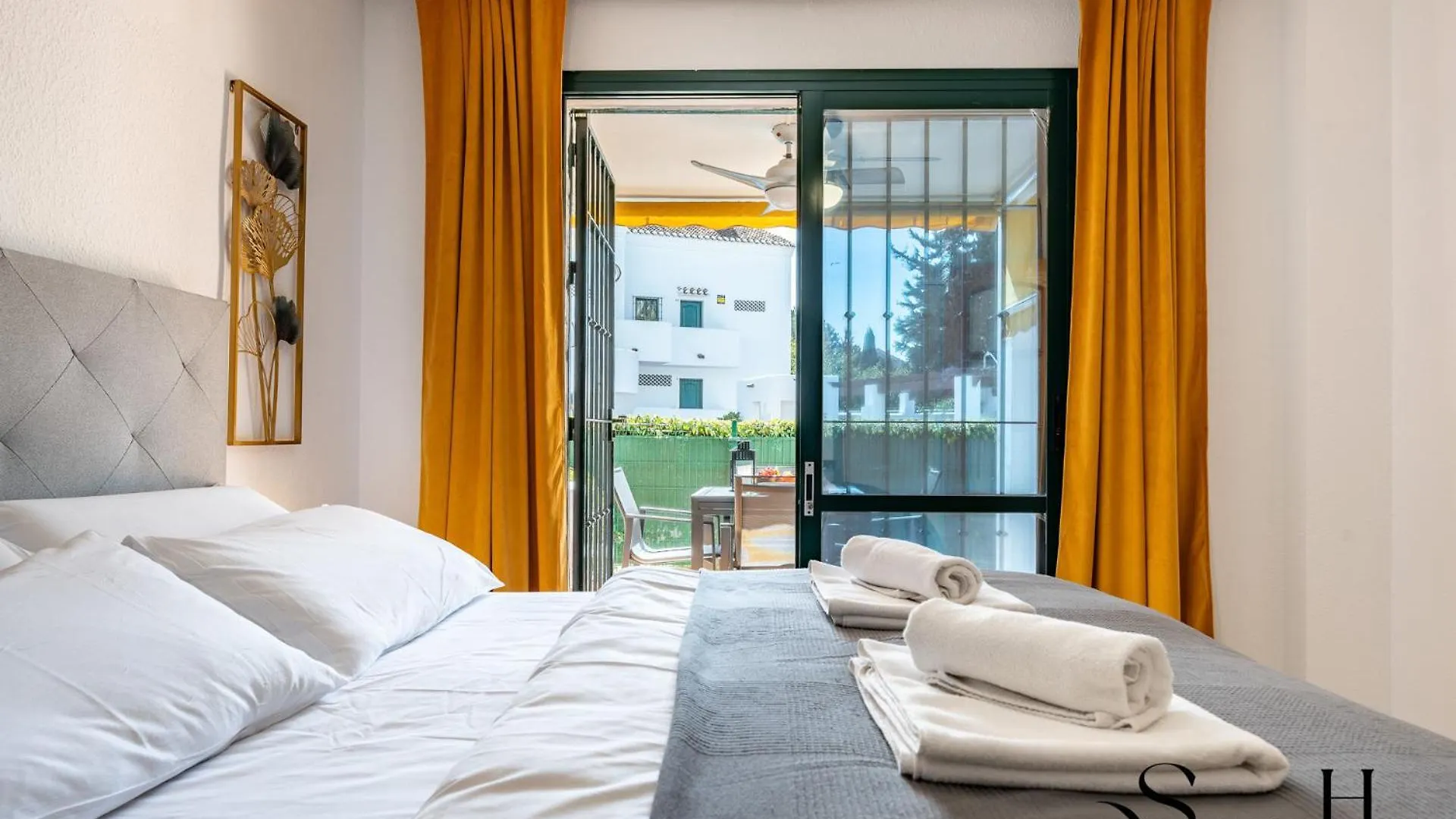 شقة Poolside 2 Bedroom Retreat بينالماذينا إسبانيا